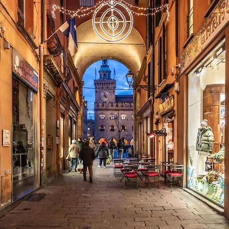 Urbanicooh Garisenda - Piazza Maggiore View Bologna Luaran gambar