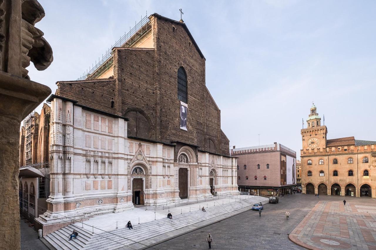 Urbanicooh Garisenda - Piazza Maggiore View Bologna Luaran gambar