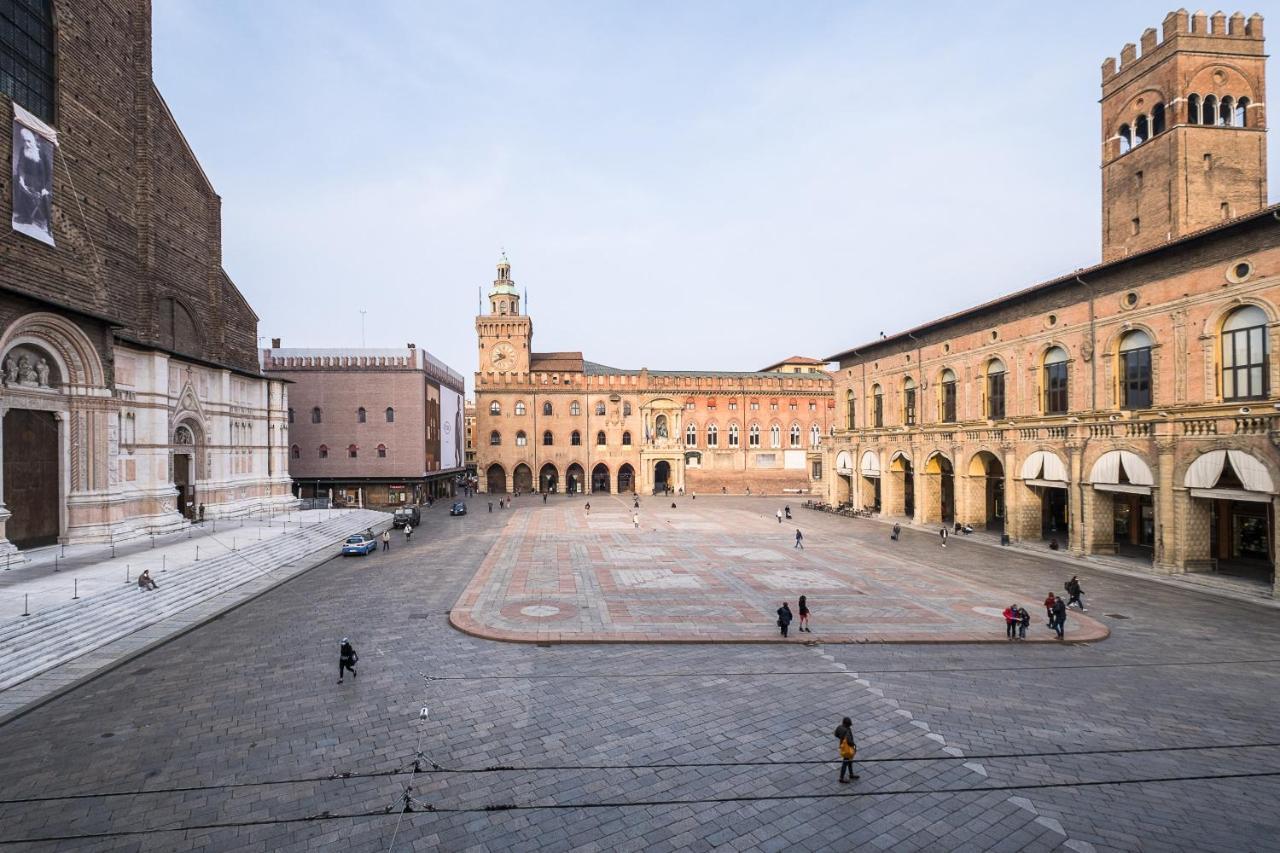 Urbanicooh Garisenda - Piazza Maggiore View Bologna Luaran gambar