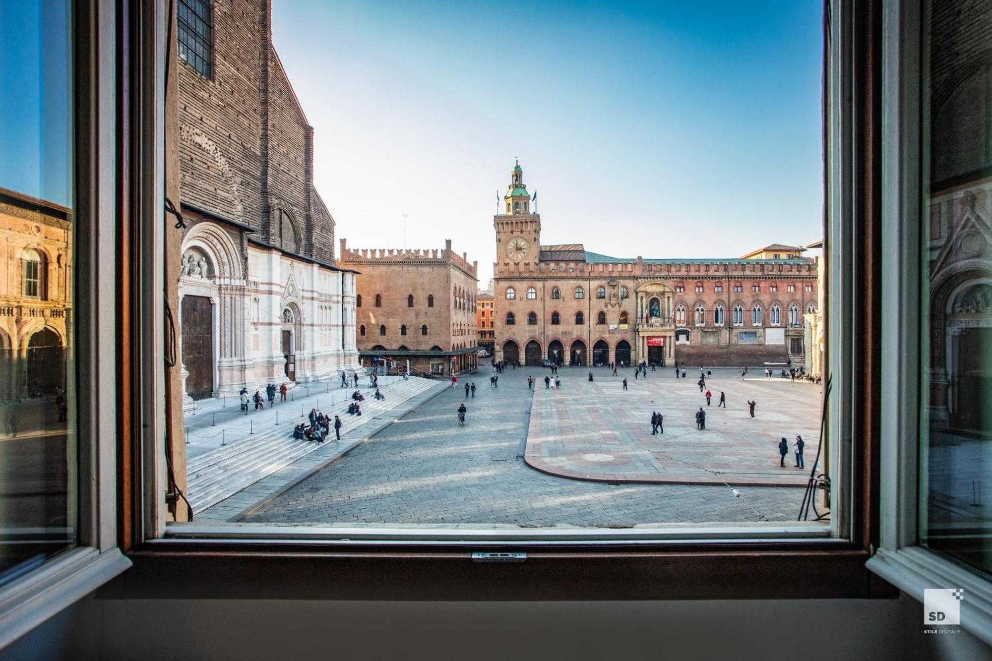 Urbanicooh Garisenda - Piazza Maggiore View Bologna Luaran gambar