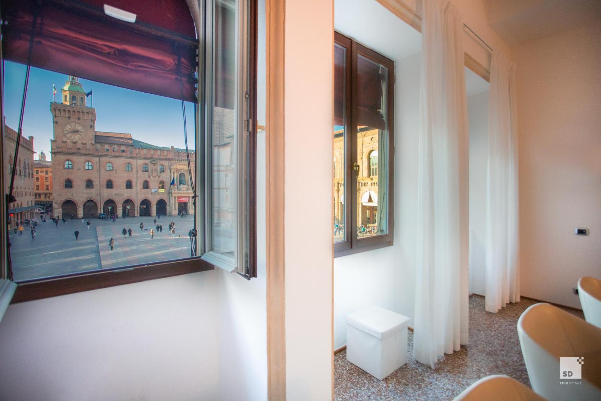 Urbanicooh Garisenda - Piazza Maggiore View Bologna Luaran gambar